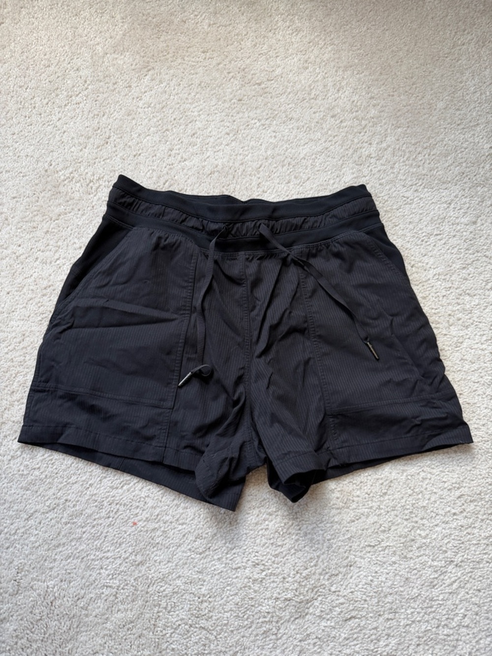 Lululemon Dance Studio Shorts in Black Size 6